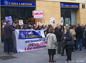 Manifestació d'afectats per les preferents a Mataró.